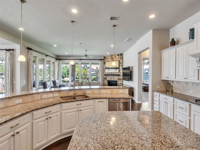 114 N Braided Branch Drive, Tomball, TX 77375