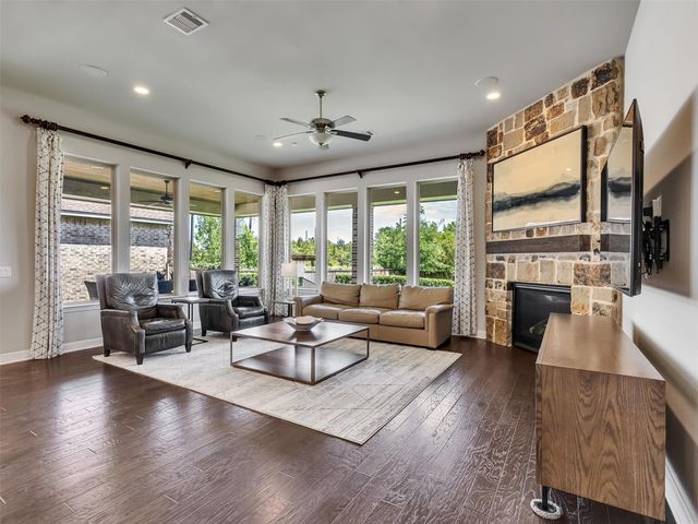 114 N Braided Branch Drive, Tomball, TX 77375
