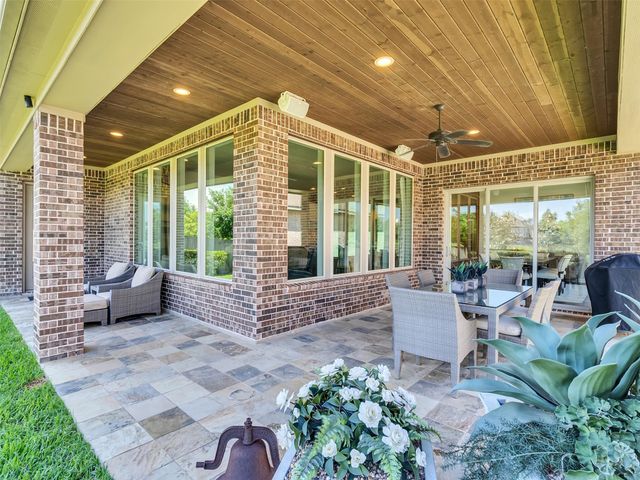 114 N Braided Branch Drive, Tomball, TX 77375