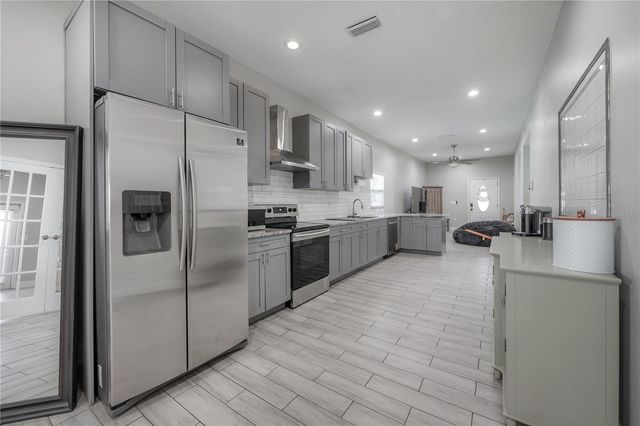 2341 W CHESTNUT STREET, Tampa, FL 33607