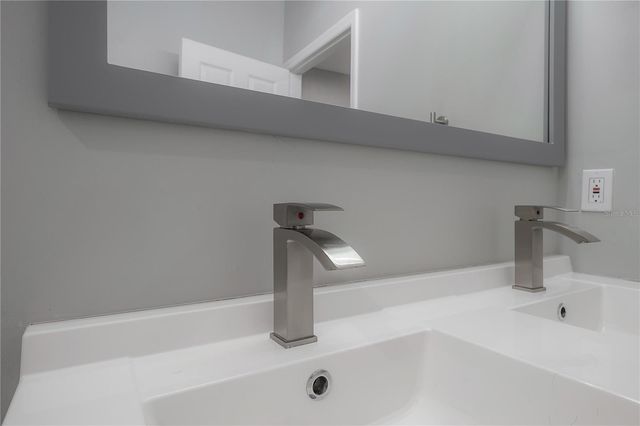 2341 W CHESTNUT STREET, Tampa, FL 33607