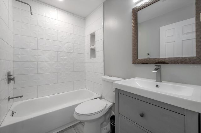 2341 W CHESTNUT STREET, Tampa, FL 33607