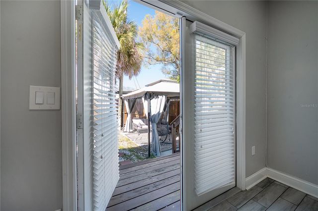 2341 W CHESTNUT STREET, Tampa, FL 33607