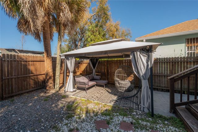 2341 W CHESTNUT STREET, Tampa, FL 33607