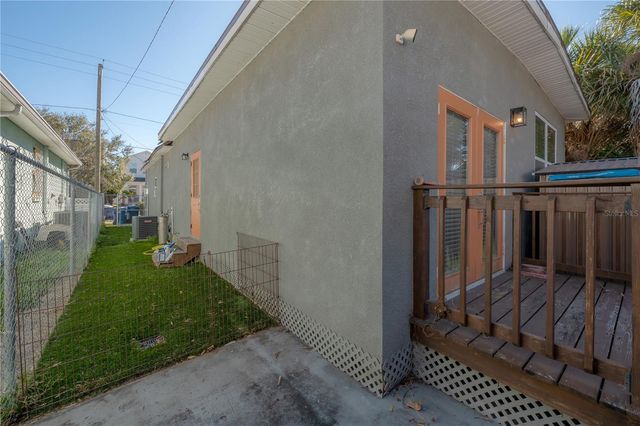 2341 W CHESTNUT STREET, Tampa, FL 33607