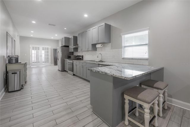 2341 W CHESTNUT STREET, Tampa, FL 33607