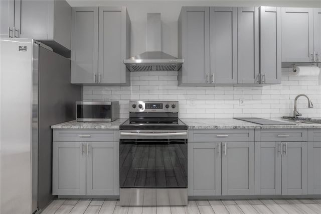 2341 W CHESTNUT STREET, Tampa, FL 33607