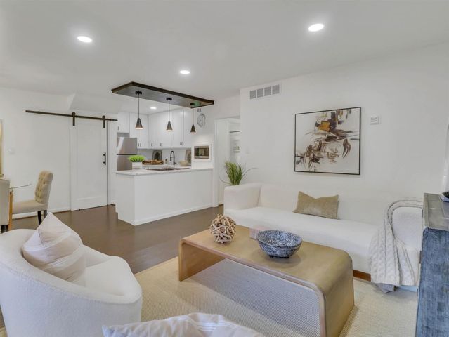 3401 Timmons Lane 27, Houston, TX 77027