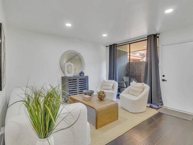 3401 Timmons Lane 27, Houston, TX 77027