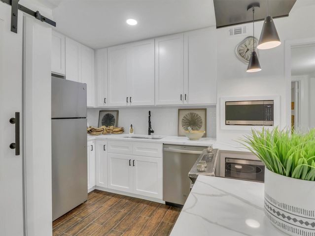 3401 Timmons Lane 27, Houston, TX 77027