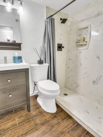 3401 Timmons Lane 27, Houston, TX 77027