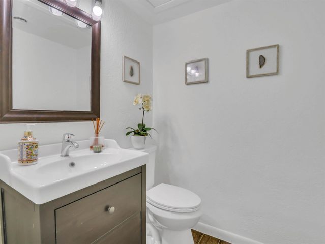 3401 Timmons Lane 27, Houston, TX 77027