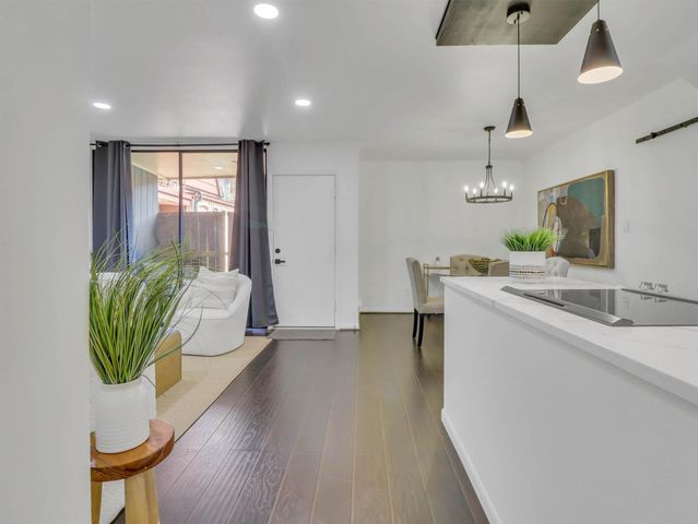 3401 Timmons Lane 27, Houston, TX 77027