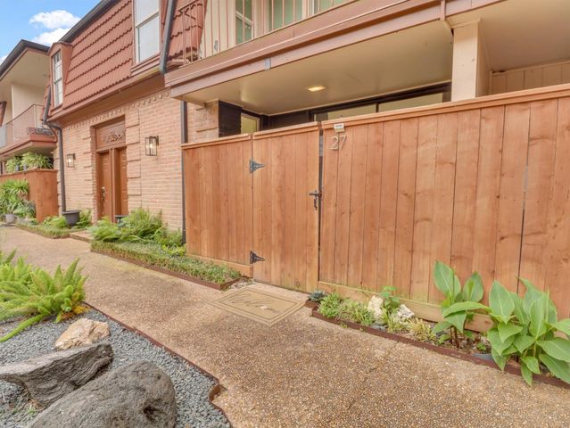 3401 Timmons Lane 27, Houston, TX 77027