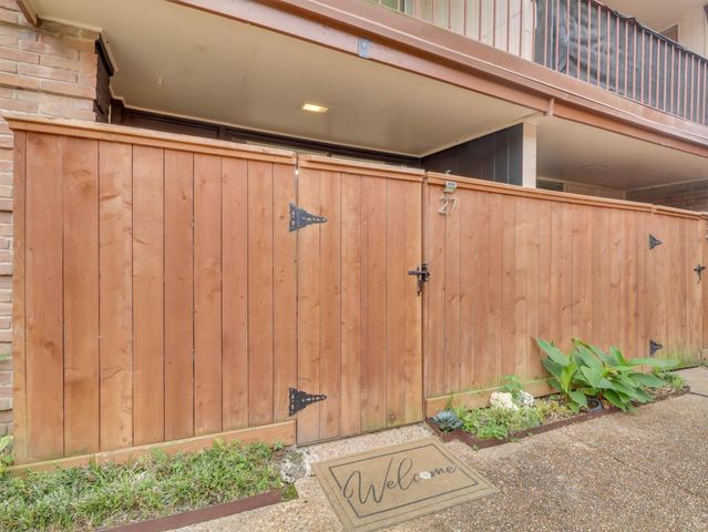 3401 Timmons Lane 27, Houston, TX 77027