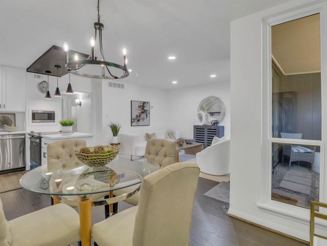 3401 Timmons Lane 27, Houston, TX 77027