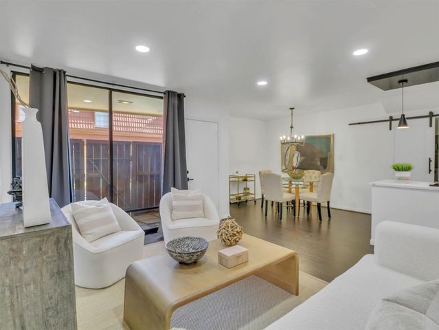 3401 Timmons Lane 27, Houston, TX 77027