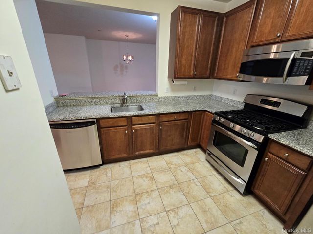 410 Westchester Avenue 115, Port Chester, NY 10573