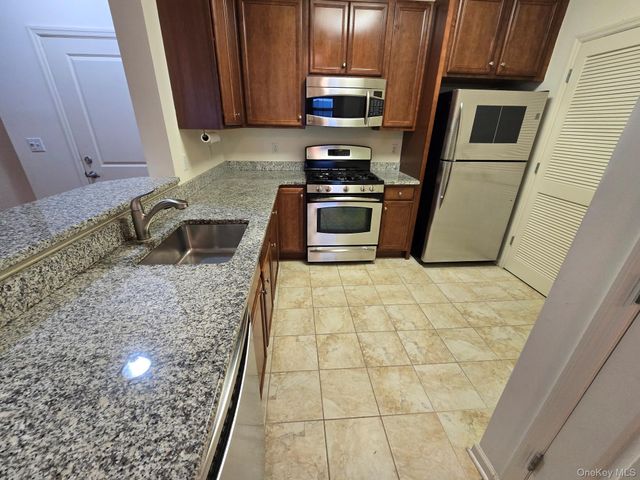 410 Westchester Avenue 115, Port Chester, NY 10573