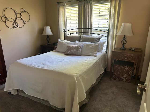947 E Foxhill, Fresno, CA 93720