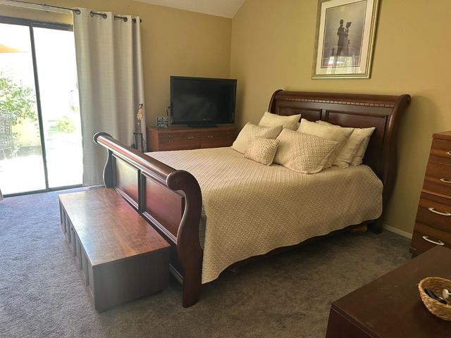 947 E Foxhill, Fresno, CA 93720