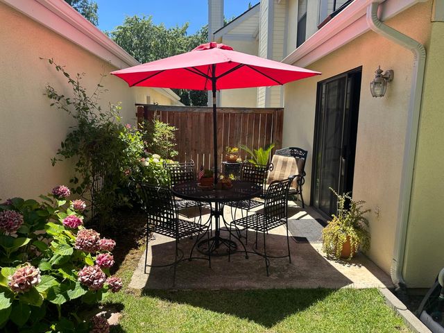947 E Foxhill, Fresno, CA 93720