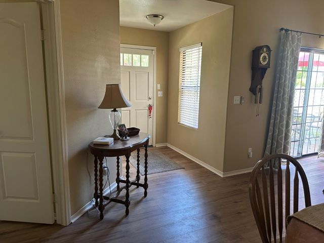 947 E Foxhill, Fresno, CA 93720