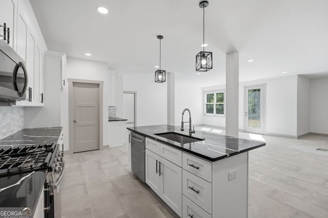 4842 Sturbridge Crescent NE, Roswell, GA 30075