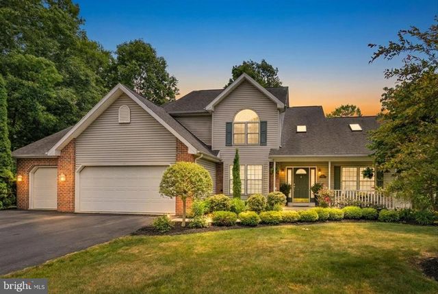 13 TALL OAKS DR, Pottsville, PA 17901