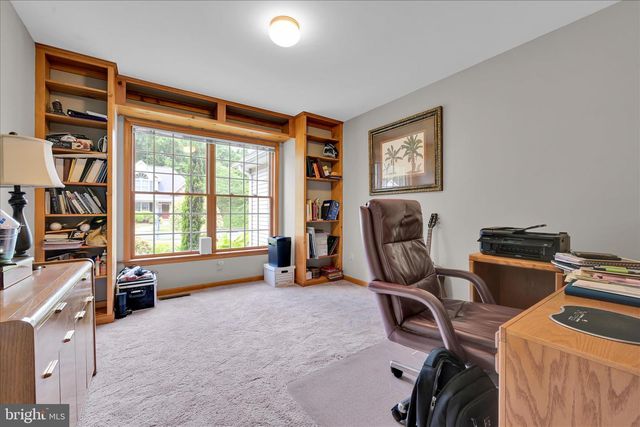 13 TALL OAKS DR, Pottsville, PA 17901