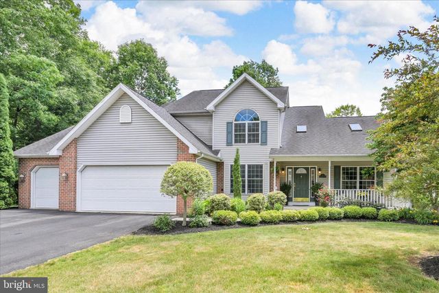 13 TALL OAKS DR, Pottsville, PA 17901