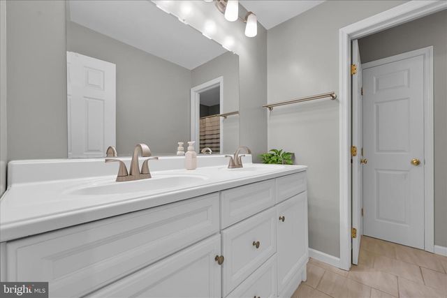 13 TALL OAKS DR, Pottsville, PA 17901