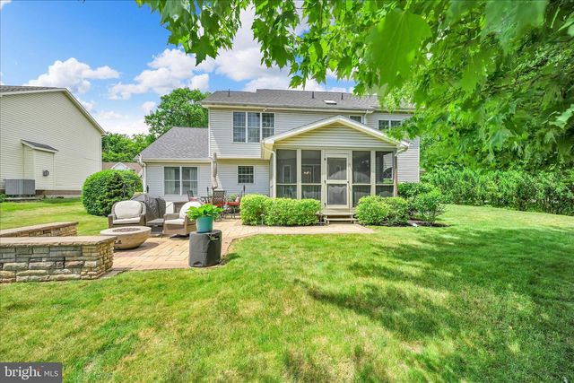 13 TALL OAKS DR, Pottsville, PA 17901