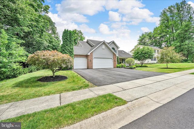 13 TALL OAKS DR, Pottsville, PA 17901