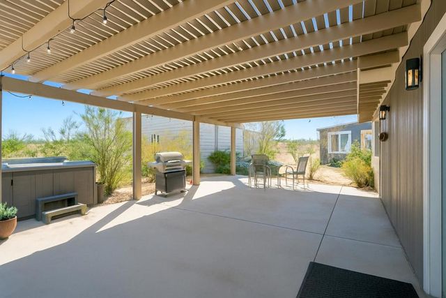 2467 Sand Drive, Landers, CA 92285