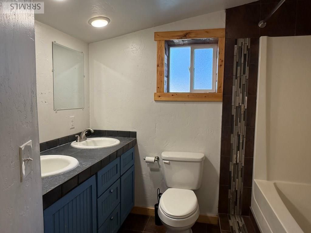 Image 17 of property listing at 201 N Center Street, St Anthony, ID 83445