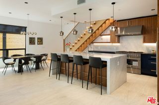 212 Bay Street 102, Santa Monica, CA 90405