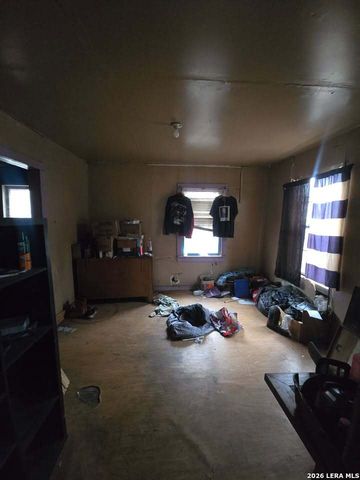 520 S San Bernardo, San Antonio, TX 78237