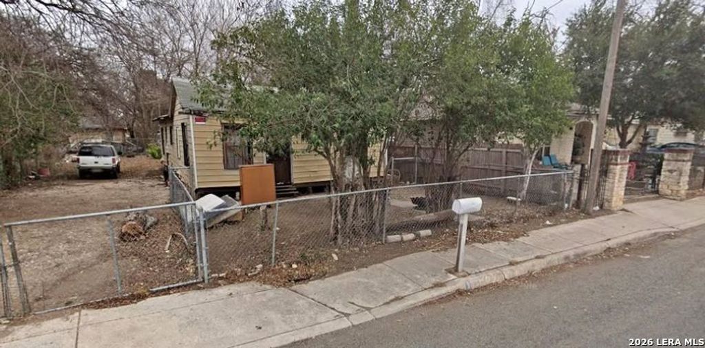 520 S San Bernardo, San Antonio, TX 78237