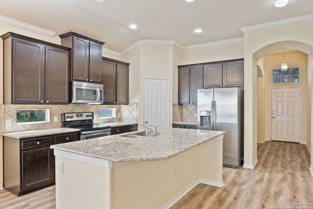 11339 Oaks Hike, San Antonio, TX 78245