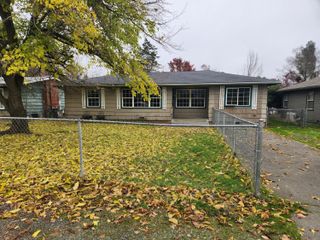302 SW Marion Lane, Grants Pass, OR 97527