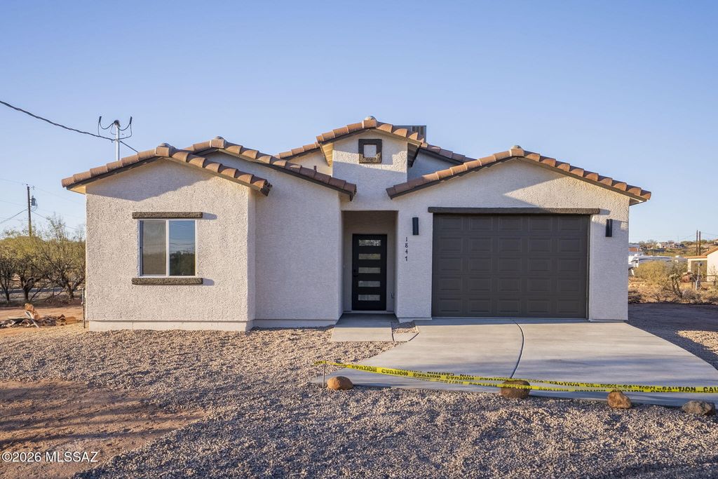 1847 Silver Court, Rio Rico, AZ 85648