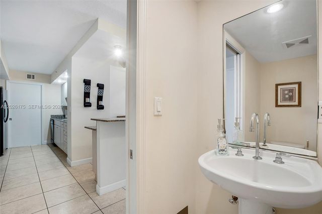 6917 Collins Ave 1608, Miami Beach, FL 33141