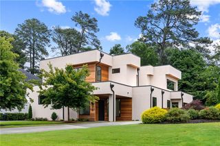 16 Bonnie, Sandy Springs, GA 30328