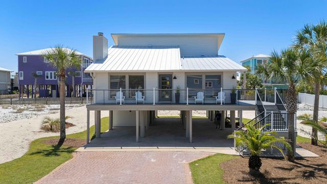 8147 White Sands Boulevard, Navarre, FL 32566