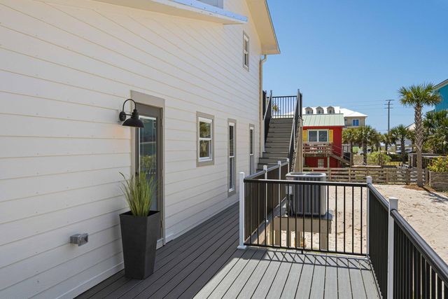 8147 White Sands Boulevard, Navarre, FL 32566