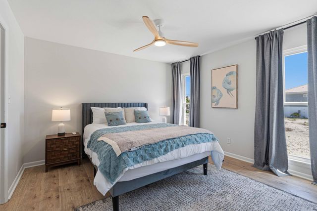 8147 White Sands Boulevard, Navarre, FL 32566