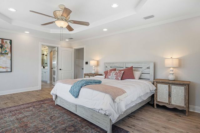 8147 White Sands Boulevard, Navarre, FL 32566