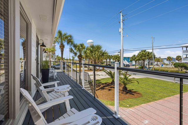 8147 White Sands Boulevard, Navarre, FL 32566