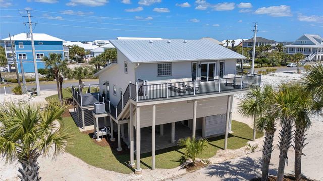 8147 White Sands Boulevard, Navarre, FL 32566